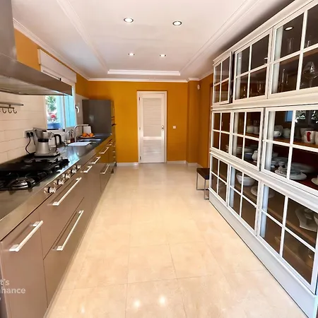 The Luxe Hills *