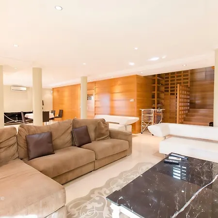 The Luxe Hills