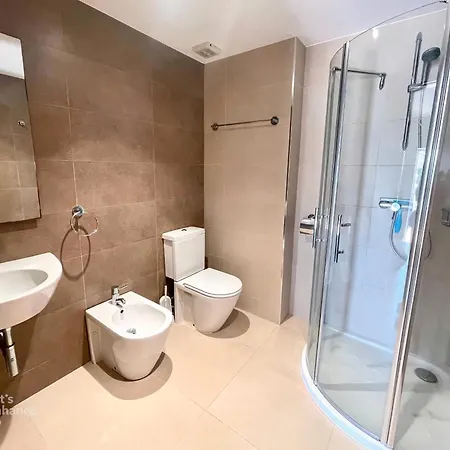 The Luxe Hills Vila *