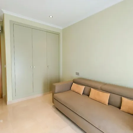 Vila The Luxe Hills *